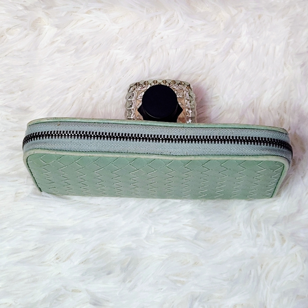 Authentic Vintage Bottega Veneta Wallet - Picture 4 of 13